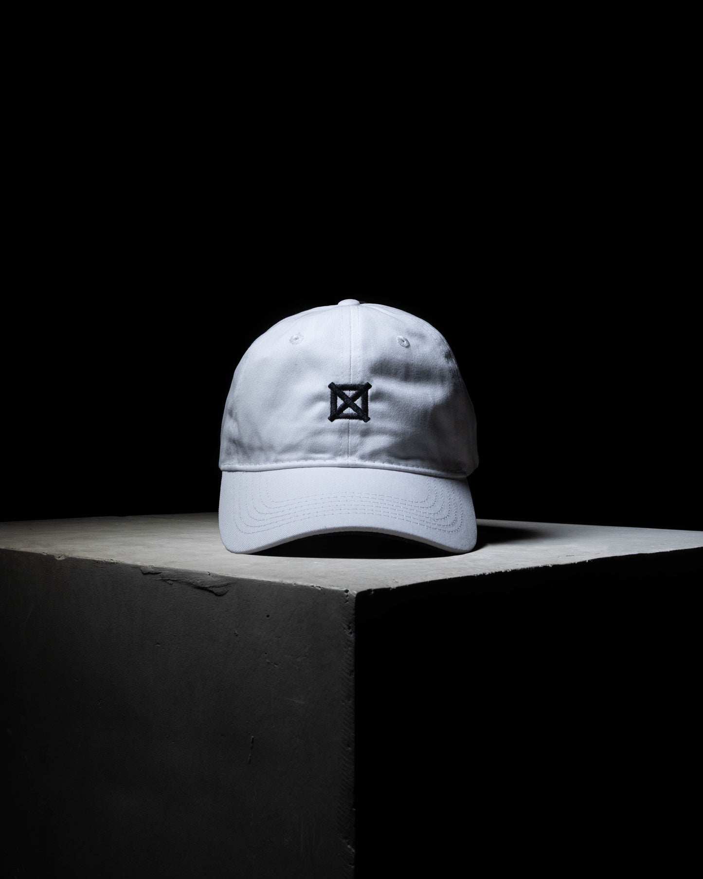 The BOX HAT- White